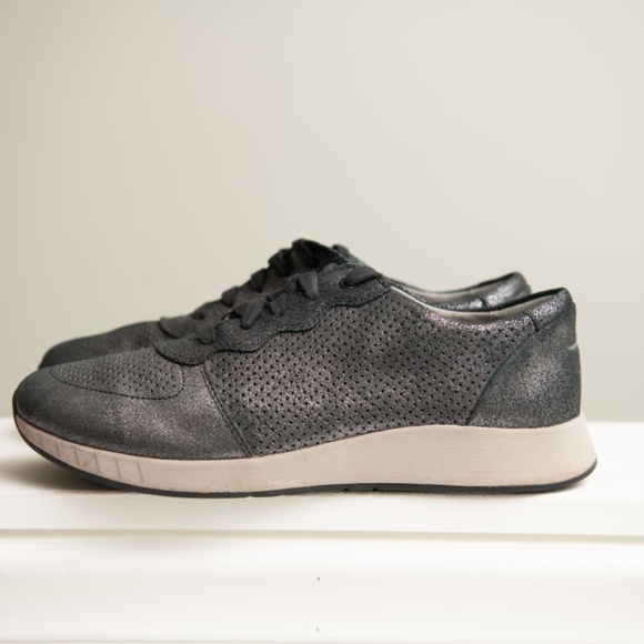 DANSKO Christina Gray Metallic Leather Lace Up Comfort Sneakers Wm's 40 (US 9.5) - Picture 3 of 9